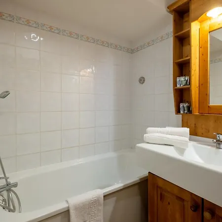 Les Balcons De Val Cenis Le Hotel apartamentowy 3*